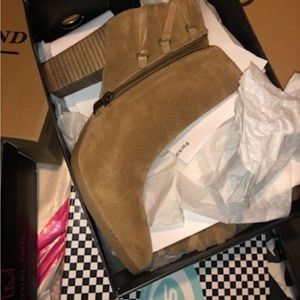 Women’s size 8 booties